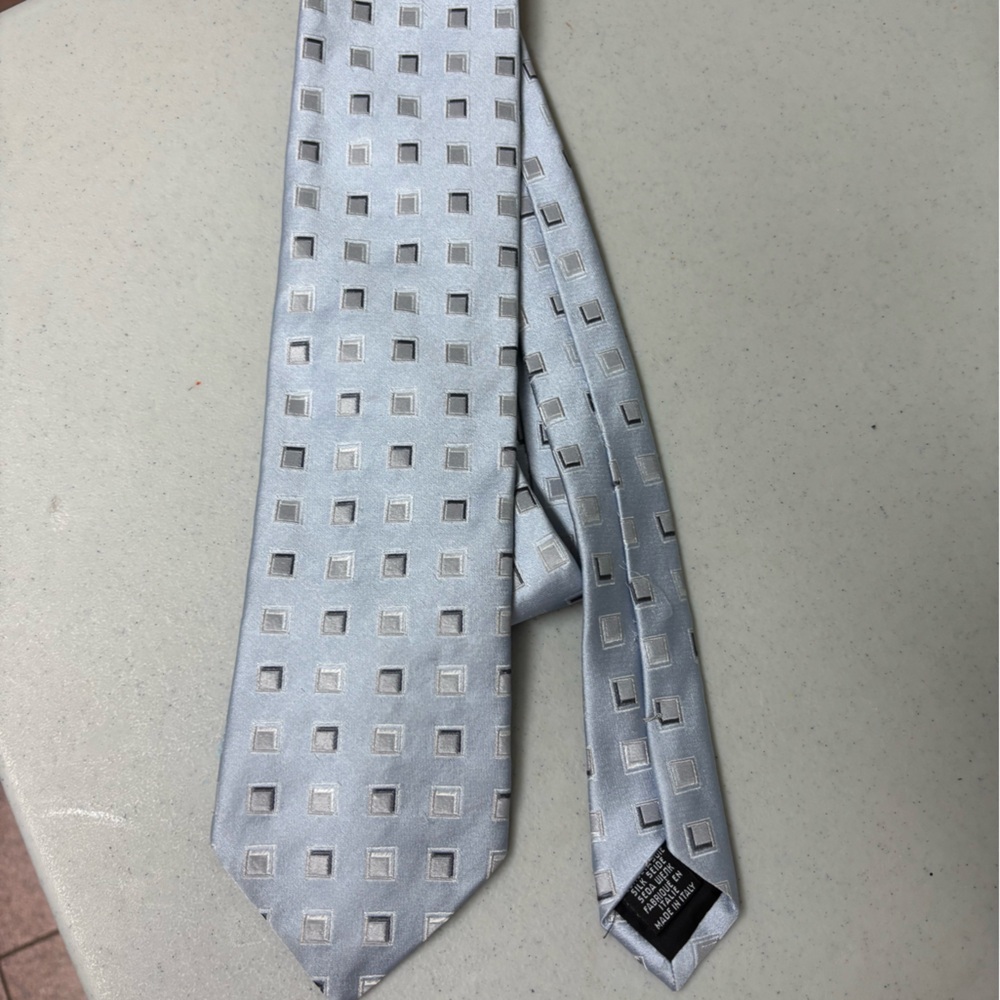 Like new Hugo Boss Silk Tie in Light Blue